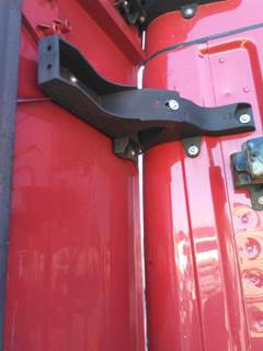 Freightliner Cascadia 125 Left Bracket