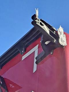 Freightliner Cascadia 125 Right Bracket