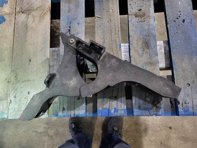 Freightliner Cascadia 125 Right Bracket