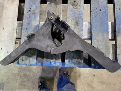 Freightliner Cascadia 125 Right Bracket