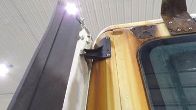 Freightliner Cascadia 125 Left Bracket