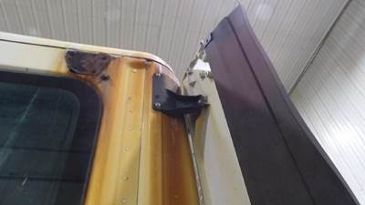 Freightliner Cascadia 125 Right Bracket