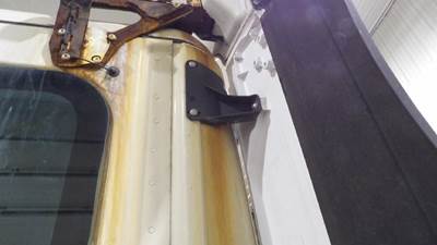 Freightliner Cascadia 125 Right Bracket