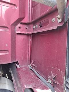 Volvo VNL Right Bracket