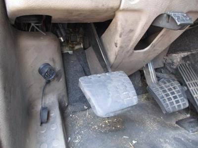 Freightliner Cascadia 113 Pedal