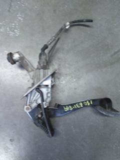 Freightliner Cascadia 113 Pedal