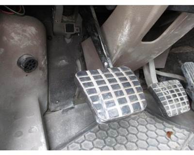 Freightliner Cascadia 113 Pedal