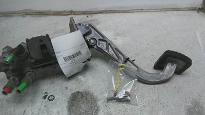 Freightliner Cascadia 126 Pedal