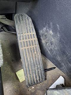 Freightliner Cascadia 126 Pedal