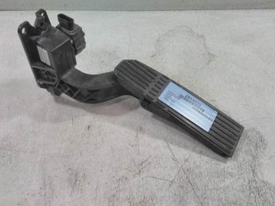 Used 2020 Freightliner Cascadia 126 Throttle Pedal