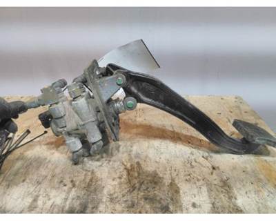Used 2019 Kenworth T680 Brake Pedal Assembly, Part # G90-1174