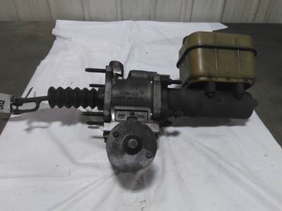 Hino 268 Left Brake Master Cylinder