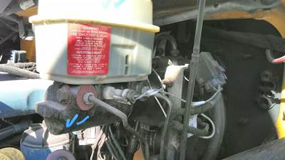 International 4300 Brake Master Cylinder