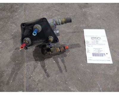 Used Bendix Tractor Protection Brake Valve TP-5 for 2020 Peterbilt 579, OEM # K066311