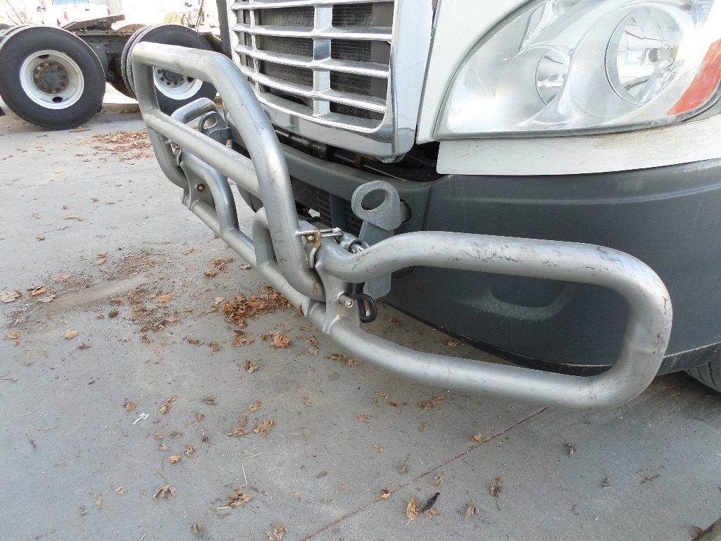 2017 Freightliner Cascadia 113 Bumper Guard For Sale Wykoff, MN 2198952