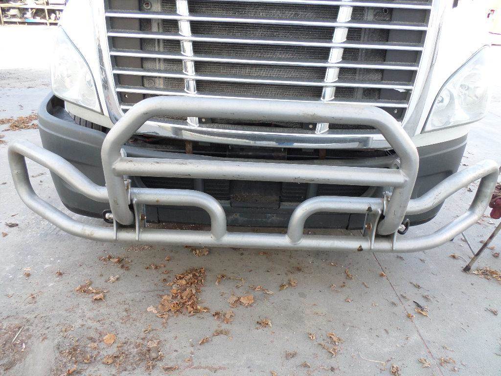 2017 Freightliner Cascadia 113 Bumper Guard For Sale Wykoff, MN 2198952