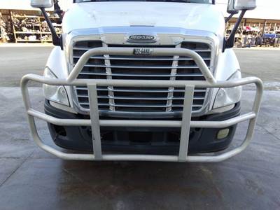 Freightliner Cascadia 113 Bumper Guard