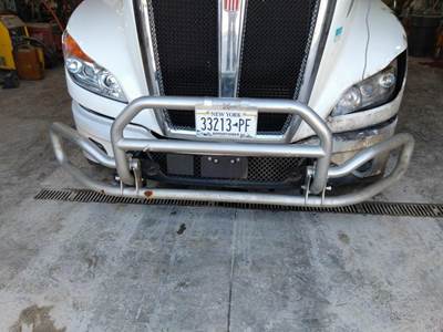 Kenworth T680 Bumper Guard