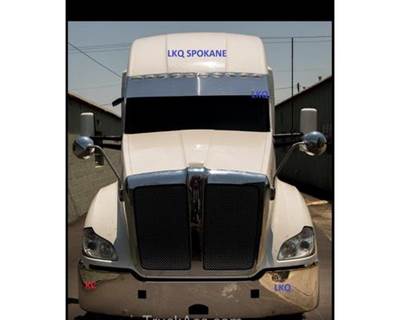 Kenworth T680 Front Bumper for a Kenworth T680 2013-2025