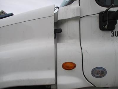 Freightliner Cascadia 125 Left Cab Exterior Panel