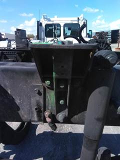 Freightliner Cascadia 113 Right Cab Mount