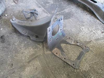 Kenworth T2000 Right Cab Mount