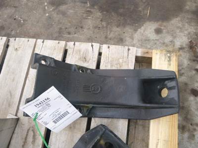 Kenworth T660 Left Cab Mount