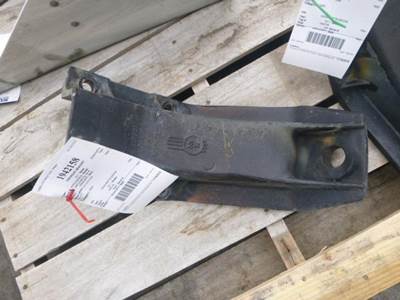 Kenworth T660 Right Cab Mount