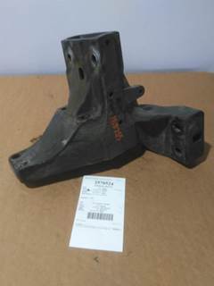 Kenworth T680 Left Cab Mount