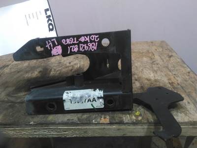 Kenworth T680 Left Cab Mount