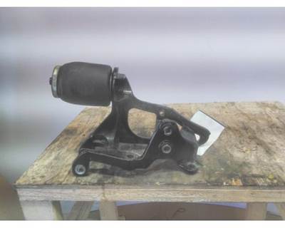 Kenworth T680 Right Cab Mount
