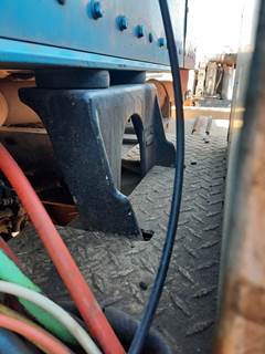 Kenworth T800B Cab Mount