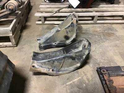 Kenworth T800B Left Cab Mount