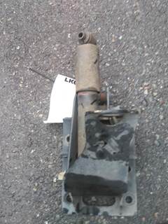 Kenworth T880 Right Cab Mount