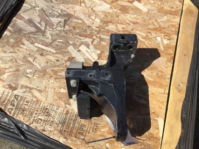 Peterbilt 579 Left Cab Mount