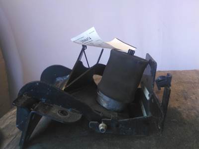 Peterbilt 579 Cab Mount