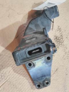 Peterbilt 579 Left Cab Mount
