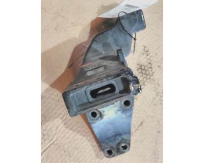 Peterbilt 579 Left Cab Mount