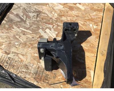 Peterbilt 579 Left Cab Mount