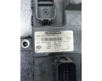 Freightliner Cascadia 125 Left Chassis Control Module