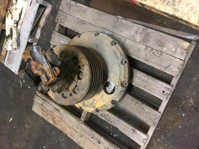 FLYWHEEL POWER UNIT 
AUXILLARY DRIVE ASSY 
OF 3208T 
6 BELT PULLEY
SEE