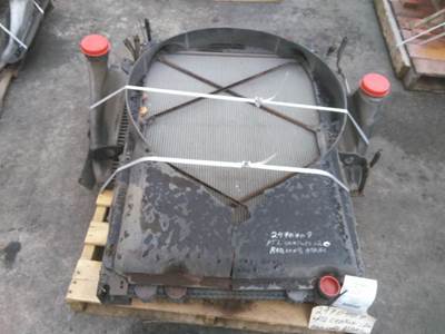 Freightliner Century Class 120 Cooling Assembly for a Freightliner CENTURY 120