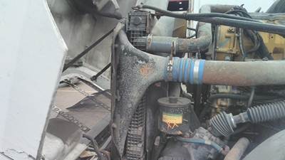 Freightliner Century Class 120 Cooling Assembly for a Freightliner CENTURY 120