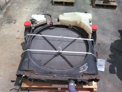 Peterbilt 579 Cooling Assembly