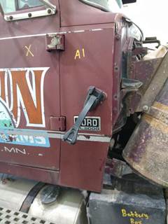 Ford LTL9000 Right Cowl