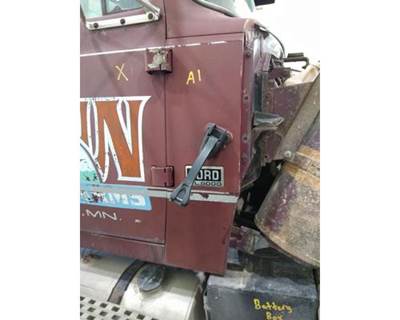 Ford LTL9000 Right Cowl