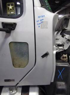 Freightliner 114SD Right Cowl