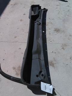 Freightliner Cascadia 113 Cowl