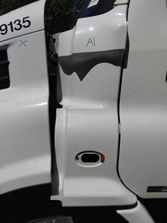 Freightliner Cascadia 113 Left Cowl