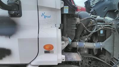 Freightliner Cascadia 113 Right Cowl